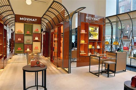 Moynat .